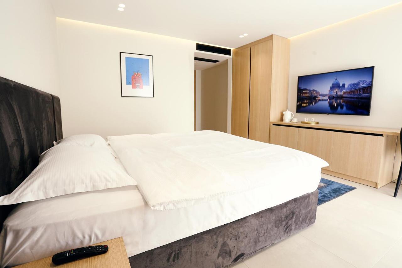 Hotel 12 Gjakova Εξωτερικό φωτογραφία
