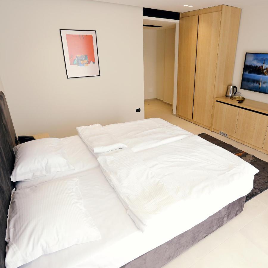 Hotel 12 Gjakova Εξωτερικό φωτογραφία